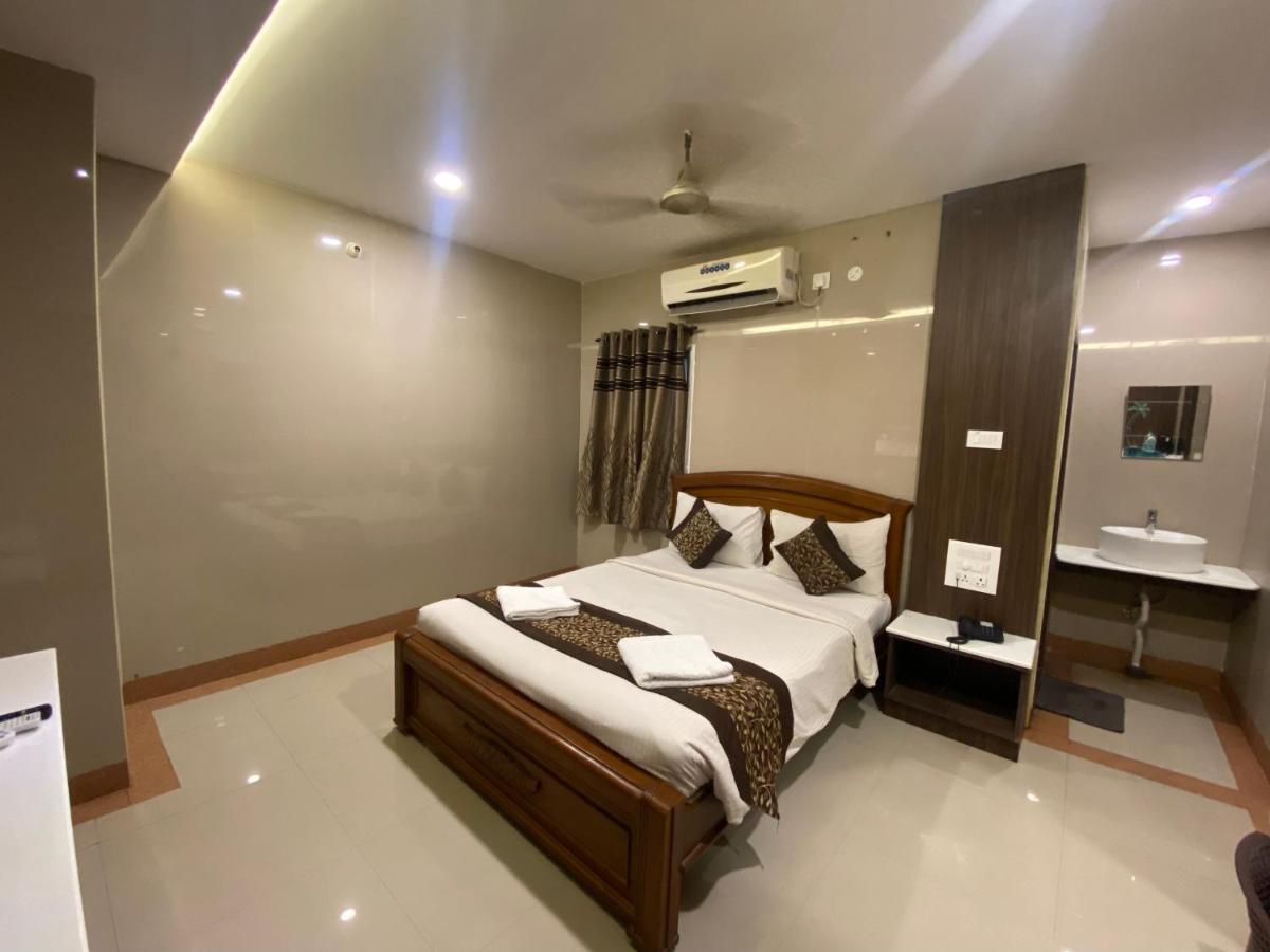 Hotel Sivas Regency Theni Kültér fotó